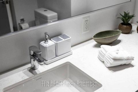 Photo 2 at 2910 - 155 Yorkville Avenue, Annex, Toronto