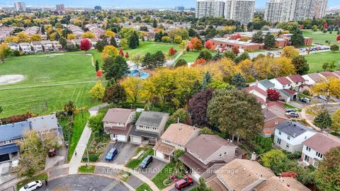 Photo 4 at 44 Hood Crescent, Steeles, Toronto Photo 4 at 44 Hood Crescent, Steeles, Toronto