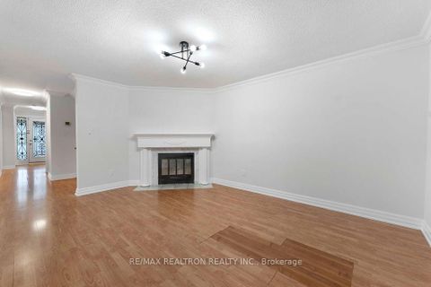 Photo 9 at 44 Hood Crescent, Steeles, Toronto Photo 9 at 44 Hood Crescent, Steeles, Toronto