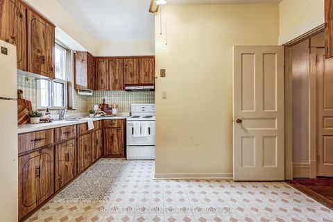 Photo 8 at 38 Woodycrest Avenue, Danforth, Toronto Photo 8 at 38 Woodycrest Avenue, Danforth, Toronto