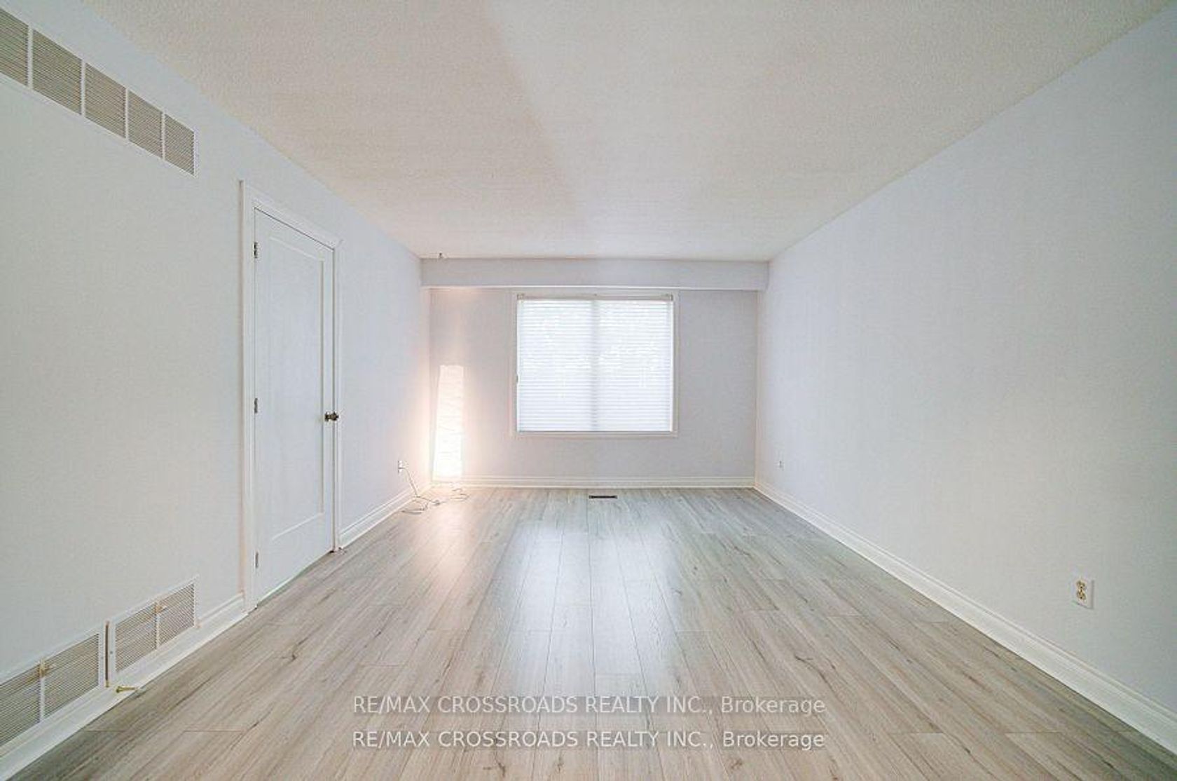 Photo 5 at 41 Huntsmill Boulevard, Steeles, Toronto Photo 5 at 41 Huntsmill Boulevard, Steeles, Toronto