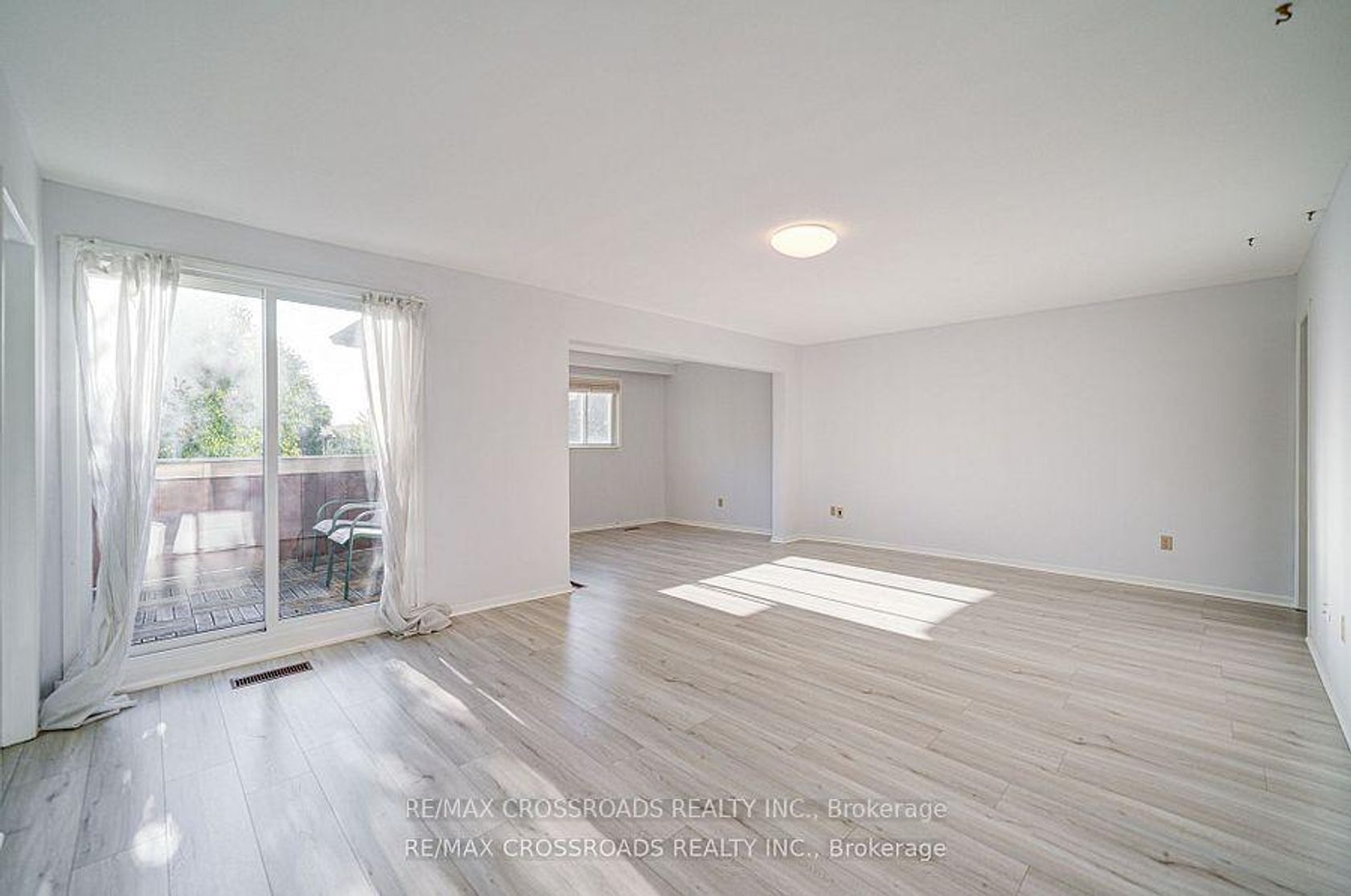 Photo 9 at 41 Huntsmill Boulevard, Steeles, Toronto Photo 9 at 41 Huntsmill Boulevard, Steeles, Toronto