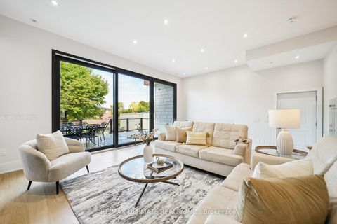 Photo 11 at 212 Queenslea Avenue, Pelmo Park W4, Toronto