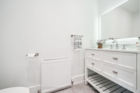 Photo 16 at 212 Queenslea Avenue, Pelmo Park W4, Toronto
