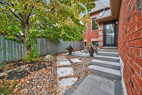 Photo 3 at 124 Hanmer Street E, East Bayfield, Barrie Photo 3 at 124 Hanmer Street E, East Bayfield, Barrie