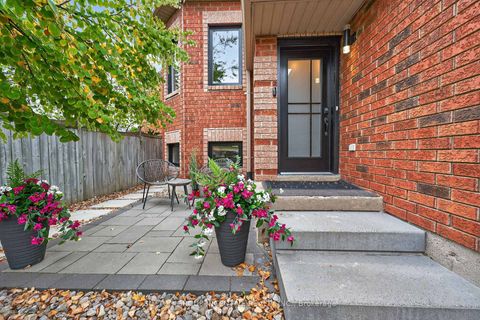 Photo 4 at 124 Hanmer Street E, East Bayfield, Barrie Photo 4 at 124 Hanmer Street E, East Bayfield, Barrie
