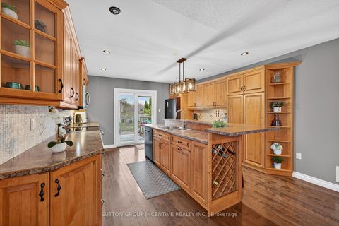 Photo 13 at 124 Hanmer Street E, East Bayfield, Barrie Photo 13 at 124 Hanmer Street E, East Bayfield, Barrie
