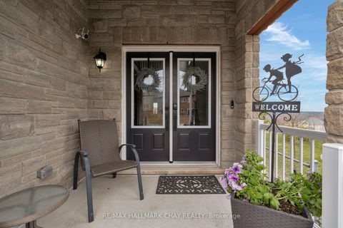 Photo 2 at 18 Cypress Point Street, Ardagh, Barrie