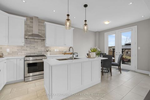 Photo 4 at 18 Cypress Point Street, Ardagh, Barrie