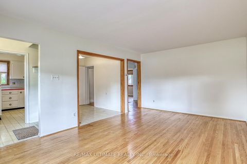 Photo 4 at 40 Treverton Drive, Ionview, Toronto