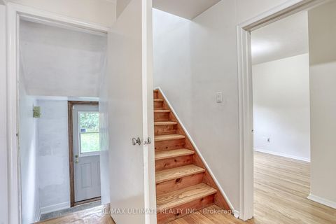 Photo 13 at 40 Treverton Drive, Ionview, Toronto