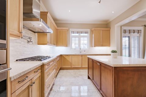 Photo 31 at 7 Kinghorn Road, King City, King