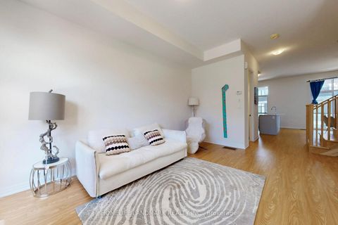 Photo 3 at 17 Kahshe Lane, Rural Richmond Hill, Richmond Hill