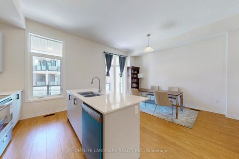 Photo 11 at 17 Kahshe Lane, Rural Richmond Hill, Richmond Hill