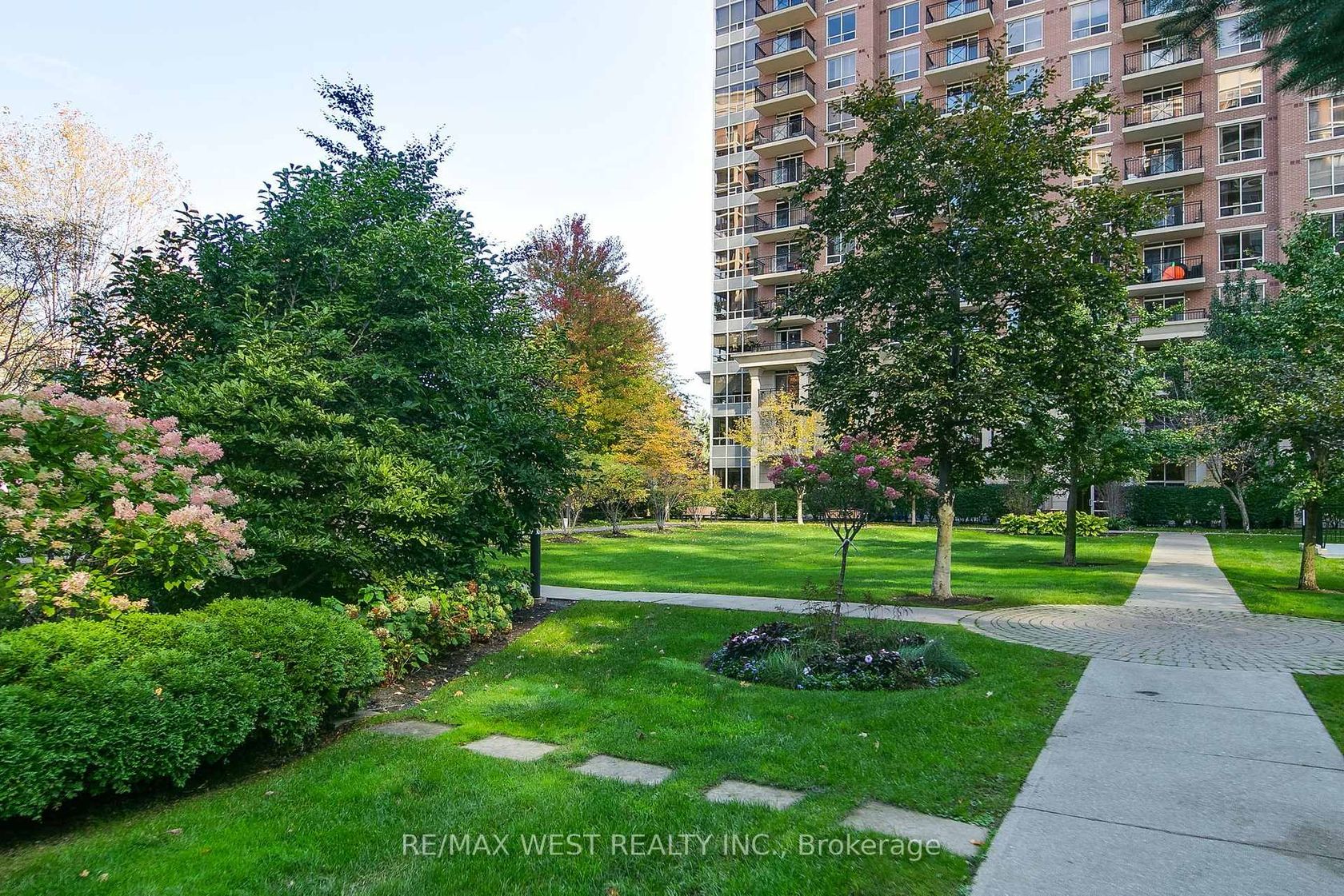 Photo 17 at 701 - 1105 Leslie Street, Don Mills, Toronto Photo 17 at 701 - 1105 Leslie Street, Don Mills, Toronto