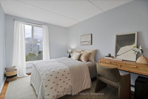 Photo 10 at 802 - 2 Glamorgan Avenue, Dorset Park, Toronto