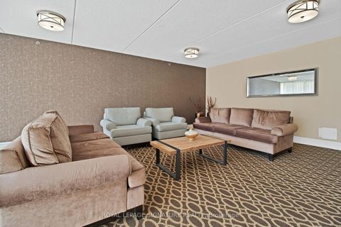 Photo 15 at 802 - 2 Glamorgan Avenue, Dorset Park, Toronto