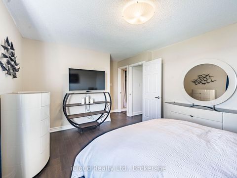 Photo 22 at 16 - 1100 Queens Avenue, CP College Park, Oakville