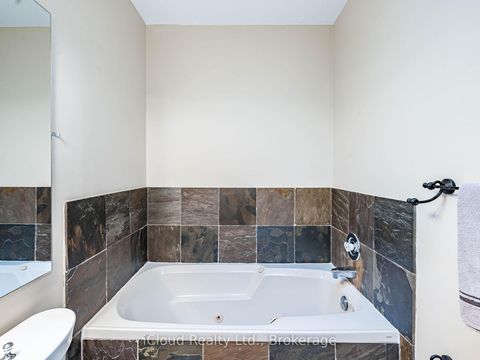 Photo 26 at 16 - 1100 Queens Avenue, CP College Park, Oakville