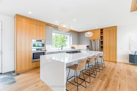 Photo 4 at 202 Kempenfelt Drive, North Shore, Barrie