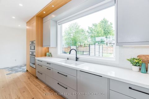 Photo 6 at 202 Kempenfelt Drive, North Shore, Barrie