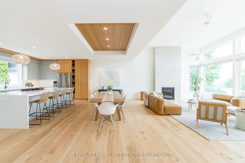 Photo 10 at 202 Kempenfelt Drive, North Shore, Barrie