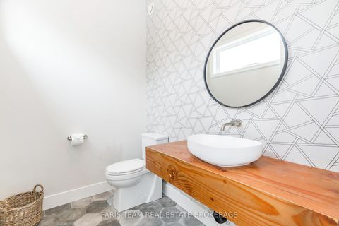 Photo 20 at 202 Kempenfelt Drive, North Shore, Barrie