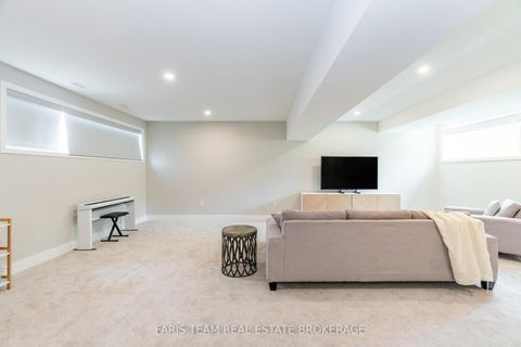 Photo 31 at 202 Kempenfelt Drive, North Shore, Barrie