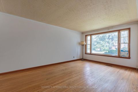 Photo 3 at 17 Ayre Point Road, Cliffcrest, Toronto