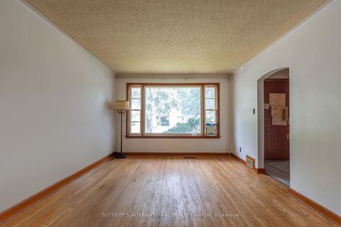 Photo 4 at 17 Ayre Point Road, Cliffcrest, Toronto