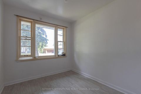 Photo 7 at 17 Ayre Point Road, Cliffcrest, Toronto