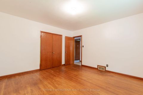 Photo 15 at 17 Ayre Point Road, Cliffcrest, Toronto