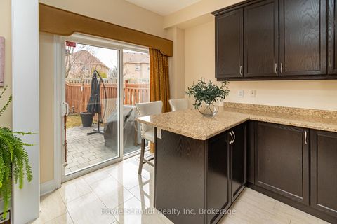 Photo 9 at 67 Forsyth Crescent, West Bayfield, Barrie