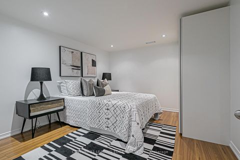 Photo 27 at 43 BARCLAY Road, Clanton Park, Toronto