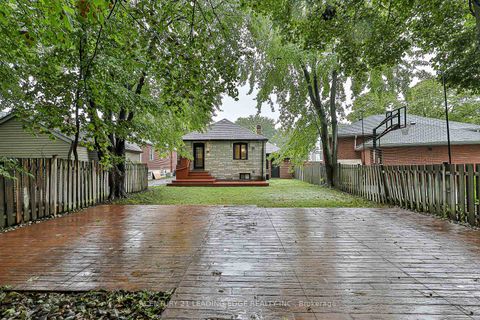 Photo 31 at 43 BARCLAY Road, Clanton Park, Toronto