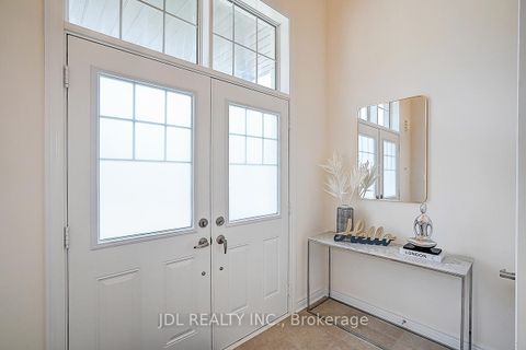 Photo 1 at 10 Caine Street, Rural Richmond Hill, Richmond Hill