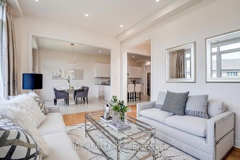 Photo 5 at 10 Caine Street, Rural Richmond Hill, Richmond Hill