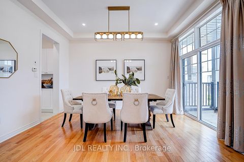 Photo 7 at 10 Caine Street, Rural Richmond Hill, Richmond Hill