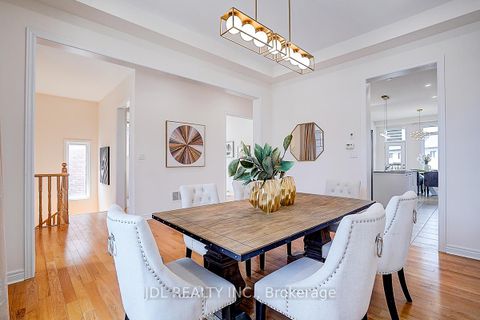 Photo 9 at 10 Caine Street, Rural Richmond Hill, Richmond Hill