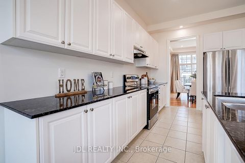 Photo 11 at 10 Caine Street, Rural Richmond Hill, Richmond Hill