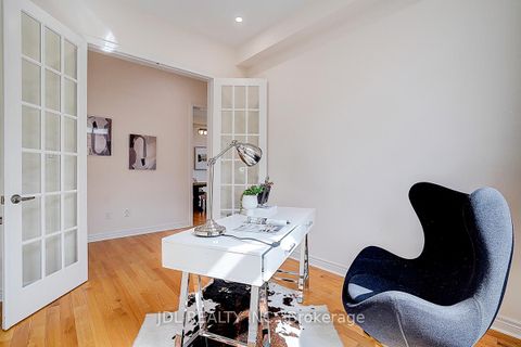 Photo 18 at 10 Caine Street, Rural Richmond Hill, Richmond Hill