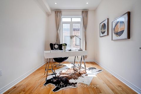 Photo 19 at 10 Caine Street, Rural Richmond Hill, Richmond Hill