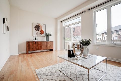 Photo 21 at 10 Caine Street, Rural Richmond Hill, Richmond Hill