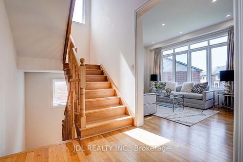 Photo 23 at 10 Caine Street, Rural Richmond Hill, Richmond Hill