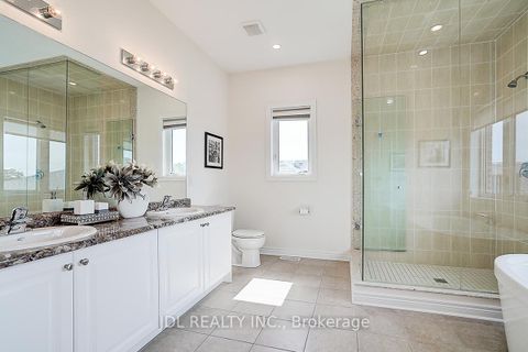 Photo 31 at 10 Caine Street, Rural Richmond Hill, Richmond Hill