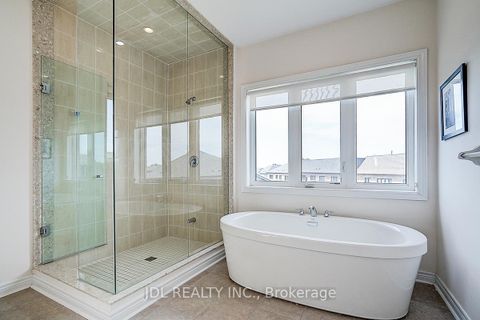 Photo 32 at 10 Caine Street, Rural Richmond Hill, Richmond Hill