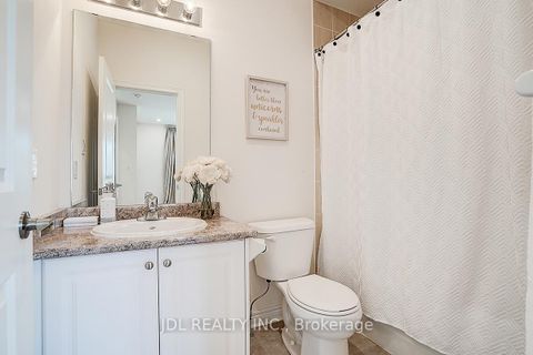 Photo 34 at 10 Caine Street, Rural Richmond Hill, Richmond Hill