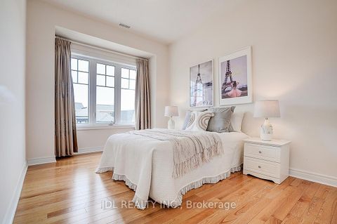 Photo 36 at 10 Caine Street, Rural Richmond Hill, Richmond Hill