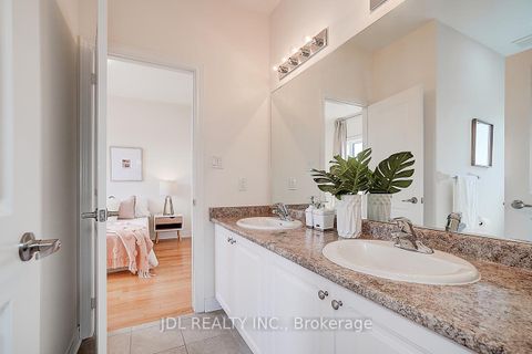 Photo 37 at 10 Caine Street, Rural Richmond Hill, Richmond Hill