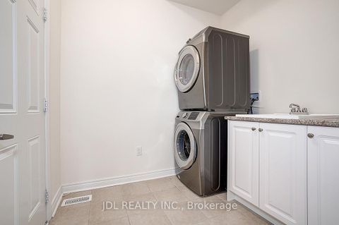 Photo 42 at 10 Caine Street, Rural Richmond Hill, Richmond Hill